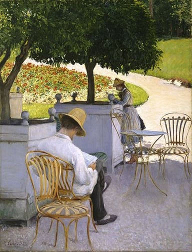 Caillebotte focused on capturing everyday life, especially in which setting?