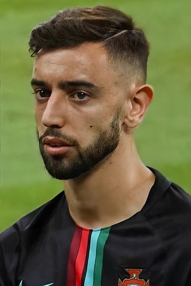 What number does Bruno Fernandes typically wear for Manchester United?
