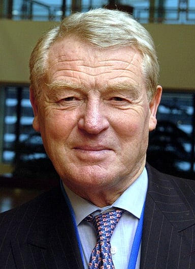 Which one of these languages could Paddy Ashdown speak fluently?