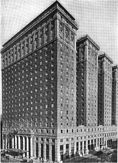 What type of facade did the first four stories of Hotel Pennsylvania have?
