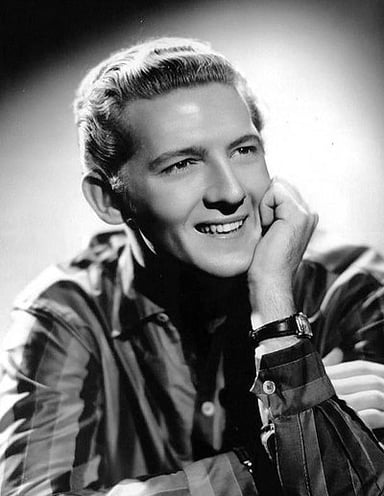 Who played Jerry Lee Lewis in the movie Great Balls of Fire?