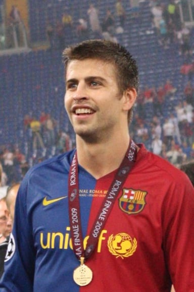 How many appearances did Gerard Piqué make for Manchester United?