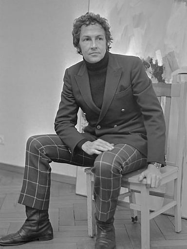 Rauschenberg was a pioneer in which artistic movement that flourished in the 1960s?