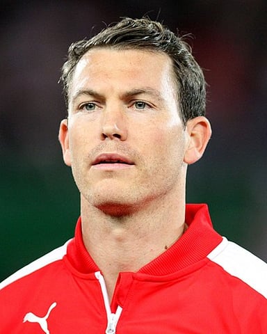 What is the age of Stephan Lichtsteiner?