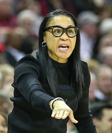 What does Dawn Staley look like?