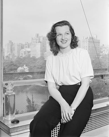 Which bandleader hired Jo Stafford in 1939?