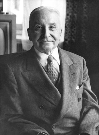 In what year did Ludwig Von Mises emigrate to the United States?