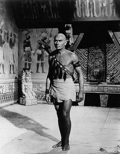 How many times did Brynner play the role of King Mongkut on stage?