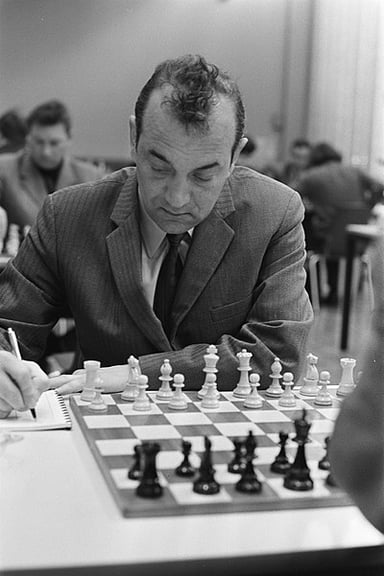 When did Korchnoi defect to the Netherlands?