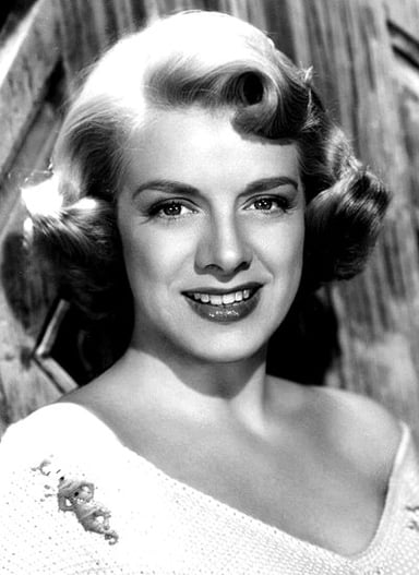 How is Rosemary Clooney related to actor George Clooney?