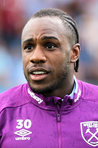 Which Premier League Club noticed Antonio's performance at Nottingham forest?