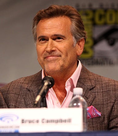 In which film did Bruce Campbell play the protagonist fighting against mummies?