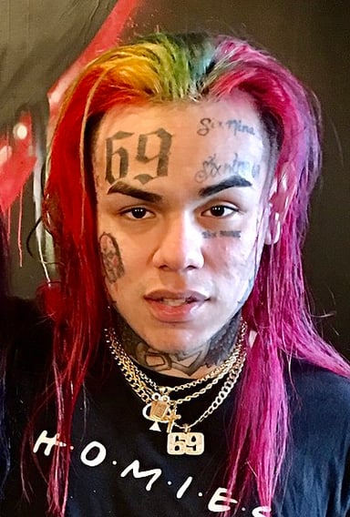 What instrument does 6ix9ine play?