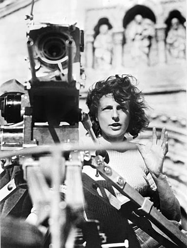 What 1924 film inspired Riefenstahl to become an actress?