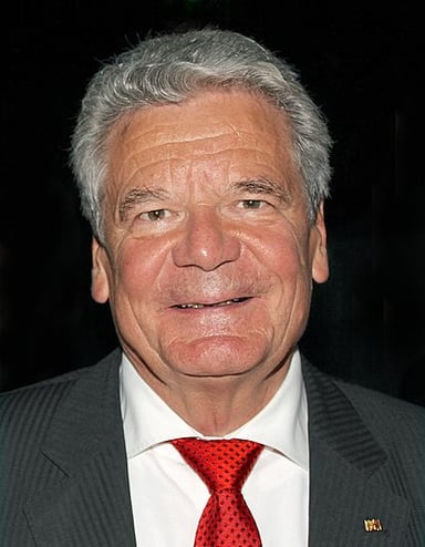 Gauck served as Federal Commissioner for the Stasi Records from what year to what year?