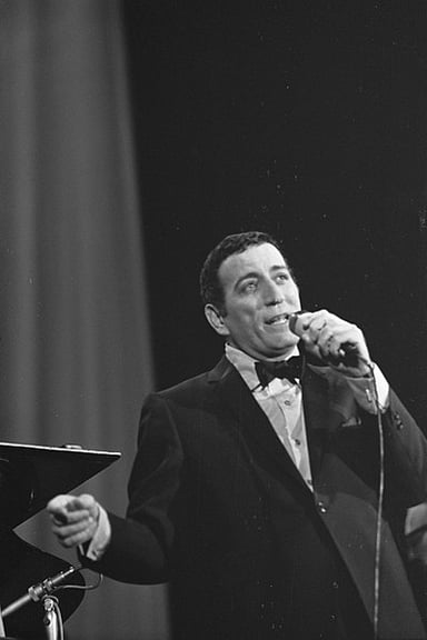 What is Tony Bennett's signature song?