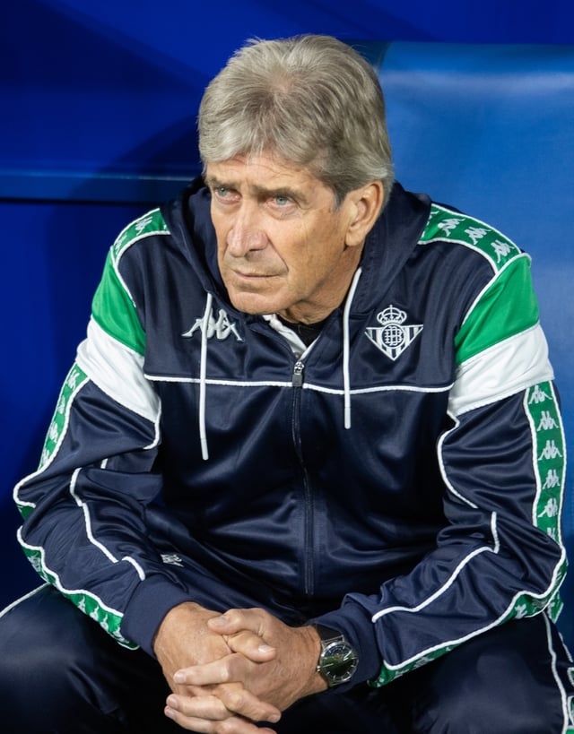 Which club does Manuel Pellegrini currently manage?