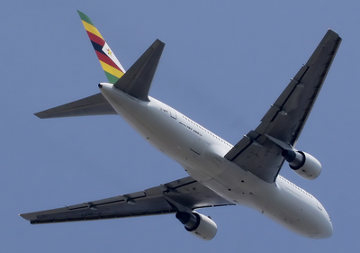 What is Air Zimbabwe's primary hub airport?