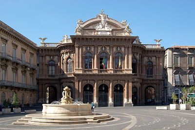 What is the name of the region that Catania is the capital of?
