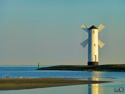 On which two main islands is Świnoujście situated?