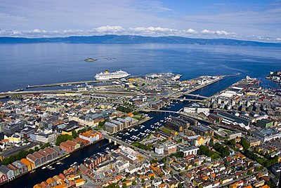 What is the name of the successful football club based in Trondheim?