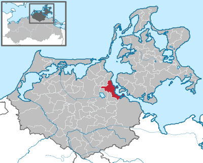 What is the largest island of Germany and Pomerania that Stralsund connects to?