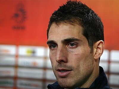 What position did Carlos Bocanegra primarily play?