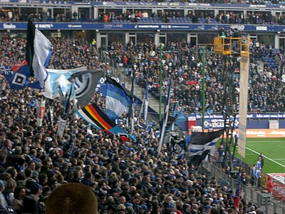 Which two teams does Hamburger SV have rivalries with?