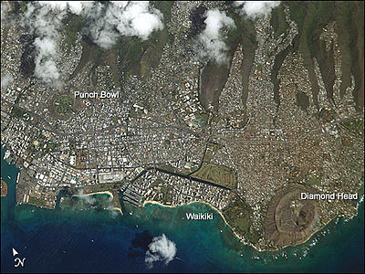 Which famous beach is located in Honolulu?