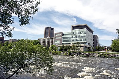 How many acres is the Carleton University campus?