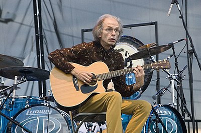 Which band was Steve Howe NOT a member of?