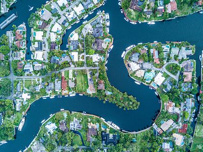 How many miles of inland waterways does Fort Lauderdale have?