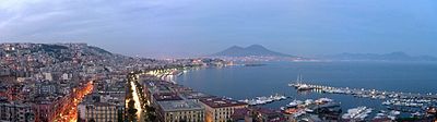Which of the following bodies of water is located in or near Naples?