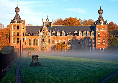 What percentage of KU Leuven's students are international students?