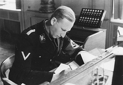 What false link did Nazi intelligence create after the assassination of Reinhard Heydrich?