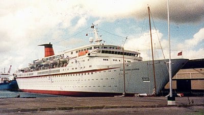 In what year did Cunard Line relocate its British homeport from Liverpool to Southampton?