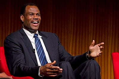 David Robinson served as an officer in which specific part of the Navy?