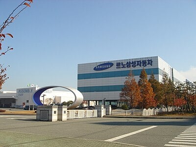 In which South Korean city is Renault Korea Motors' research and development facility located?