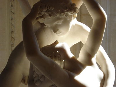 What was Canova's preferred sculpting material?