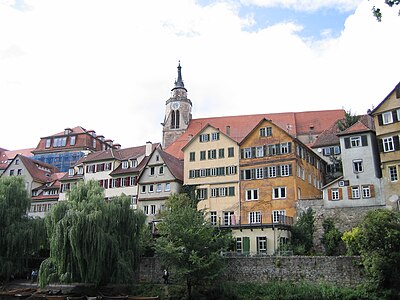 How many students attend the Eberhard Karls University of Tübingen?