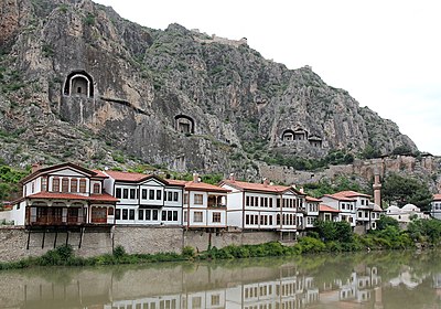 What type of landscape does Amasya have?
