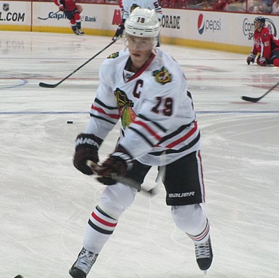What position does Jonathan Toews play?