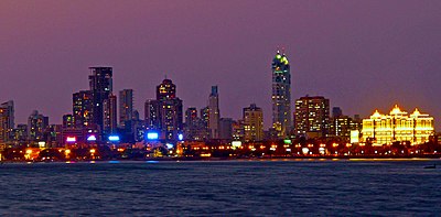 What percentage of India's GDP is generated by Mumbai?