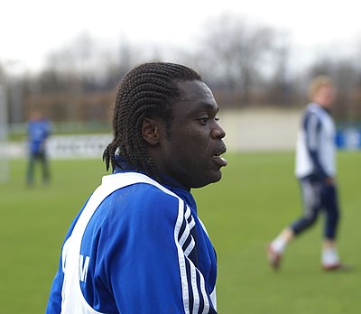 Is Gerald Asamoah the first or the second team manager of Schalke 04?
