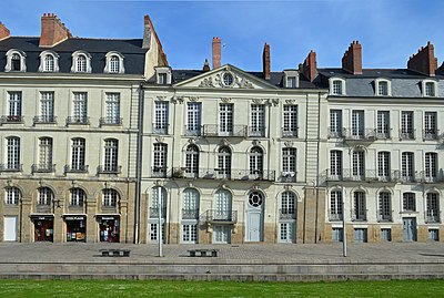 Does the île Aux Moines belong to Nantes?