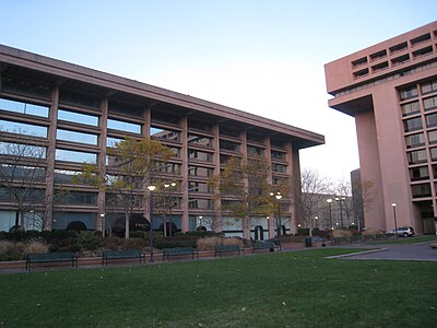 Which Dallas building was designed by I. M. Pei?