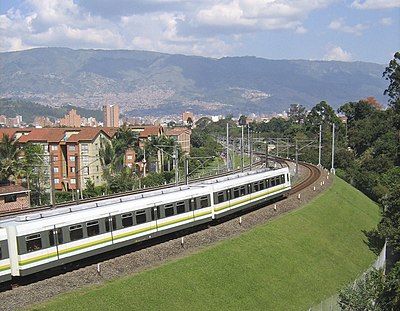 What is the primary language spoken in Medellín?