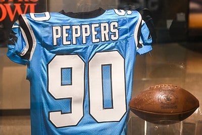 How many Pro Bowls did Julius Peppers attend?