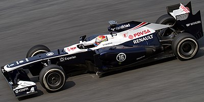How many total Formula One races did Maldonado compete in?