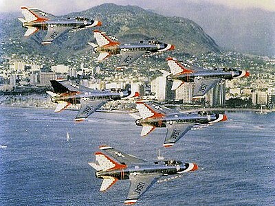 When was the USAF Thunderbirds team formed?